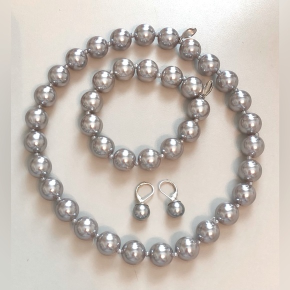 Seasons Light Gray Faux Pearl Necklace, Bracelet and Earrings - Picture 2 of 9